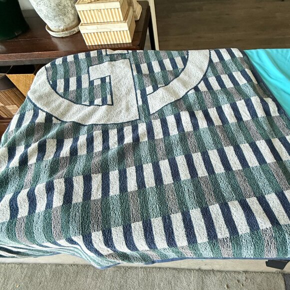 GIORGIO ARMANI 40" X 70" Authentic Multi-color Beach Towel, Retail $495 - Picture 12 of 14